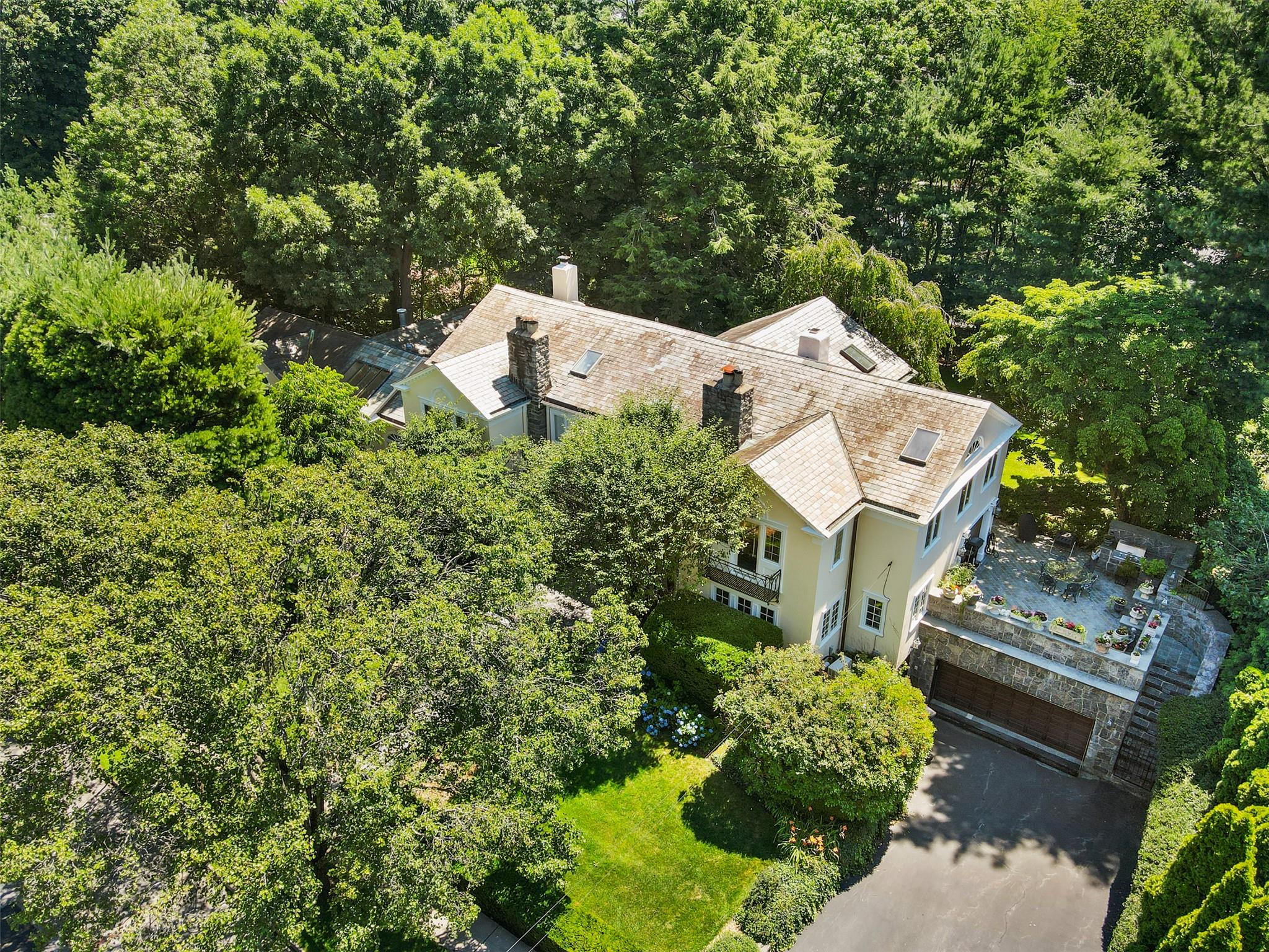 49 Moore Road, Bronxville, New York image 2