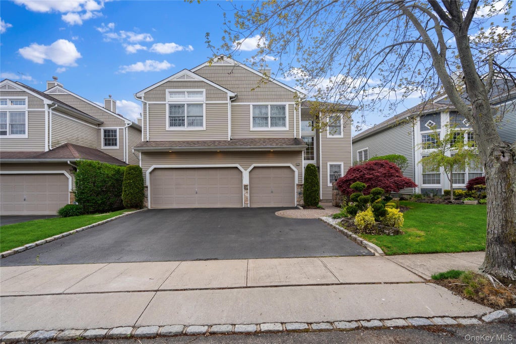 Photo of 179 Sagamore Drive, Plainview, NY 11803 (MLS # 1032328)