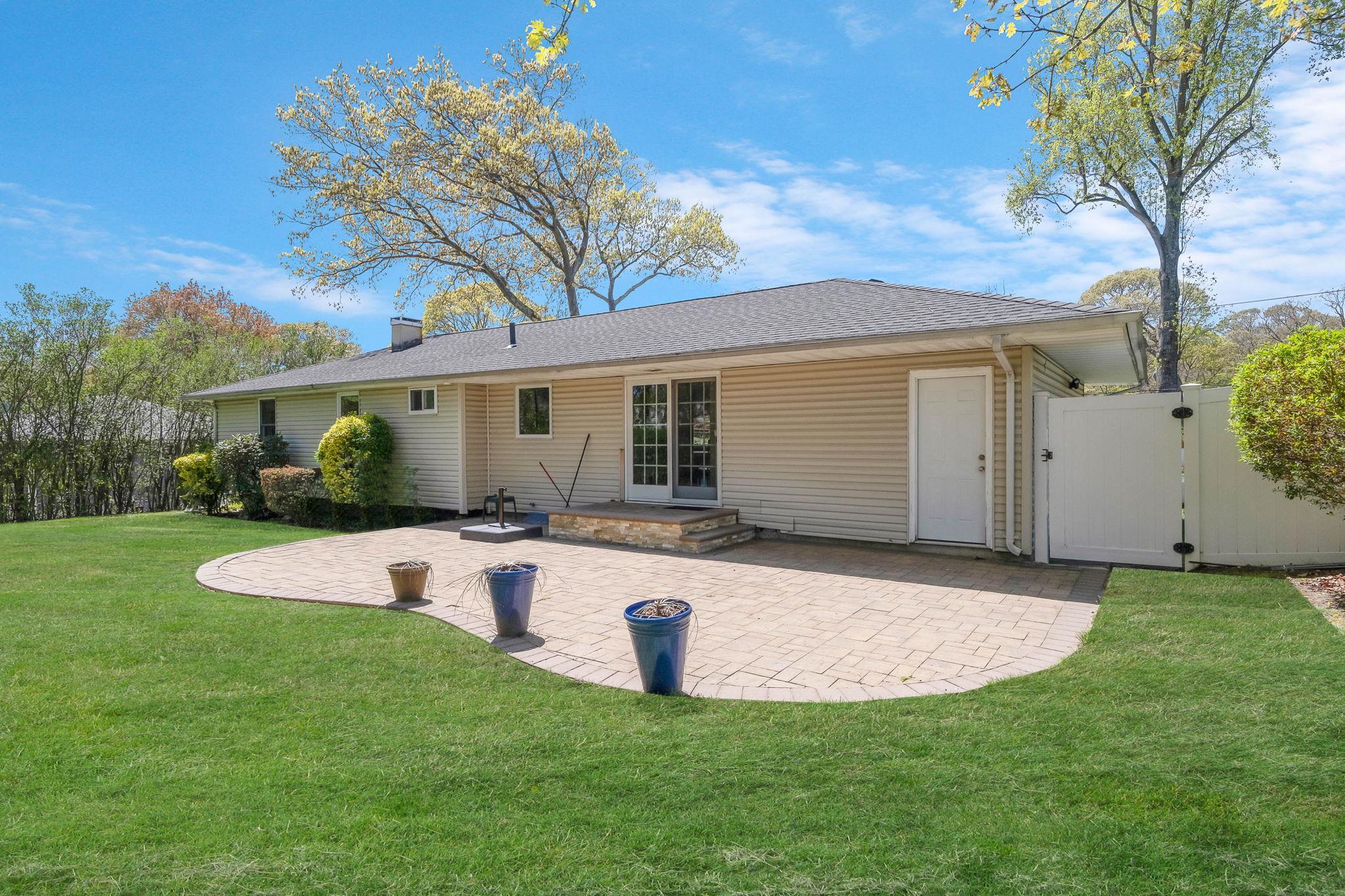 37 Balaton Avenue, Ronkonkoma, New York image 19
