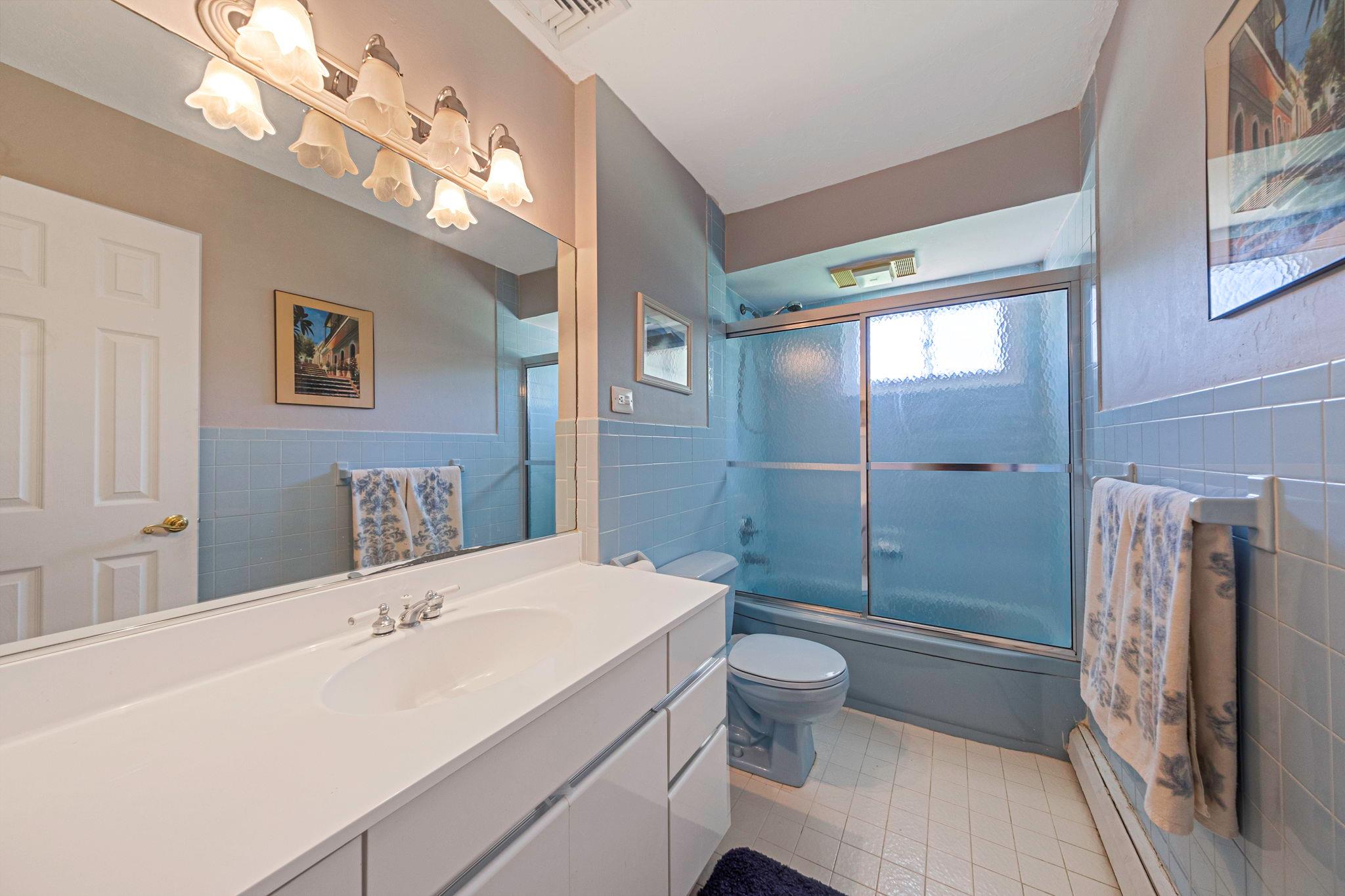 37 Balaton Avenue, Ronkonkoma, New York image 12