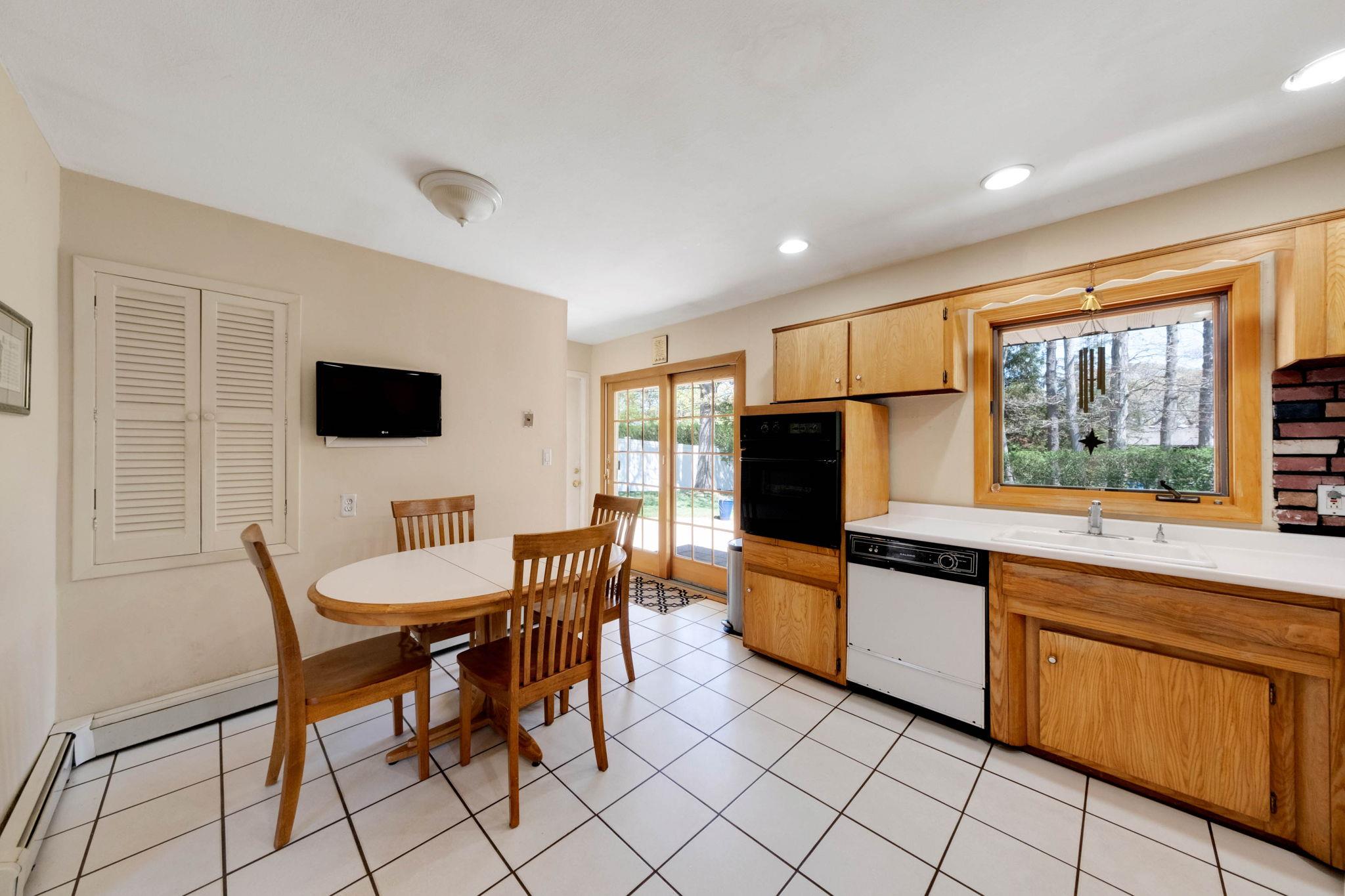 37 Balaton Avenue, Ronkonkoma, New York image 10
