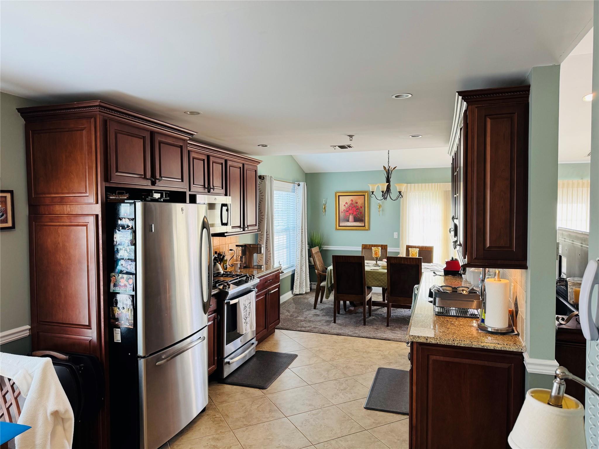 211 Pond Circle, Mount Sinai, New York image 7