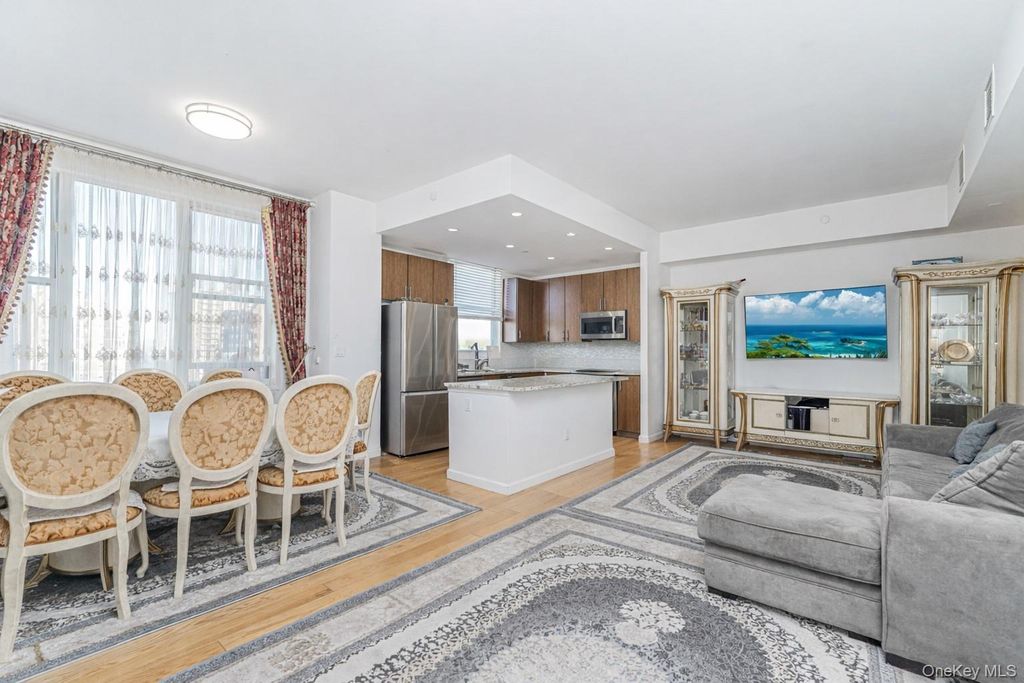 Photo of 50 oceana Drive W #8D, Brooklyn, NY 11235 (MLS # 968420)