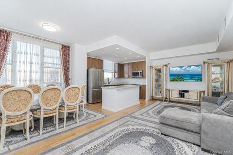 Photo of 50 oceana Drive W #8D, Brooklyn, NY 11235 (MLS # 968420)