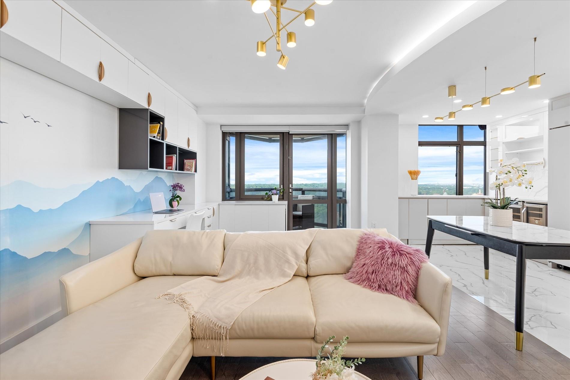 11201 Queens Boulevard 18D