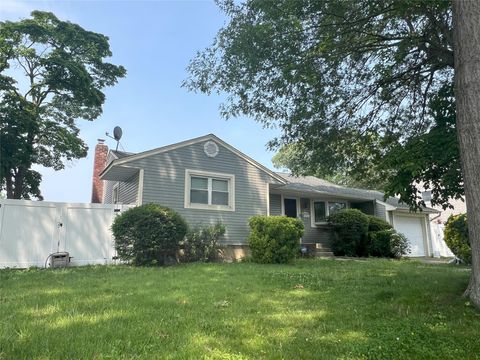 16 Drake Road Centereach NY 11720