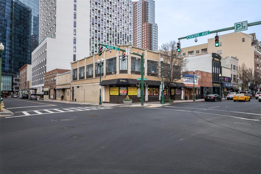 565 Main Street