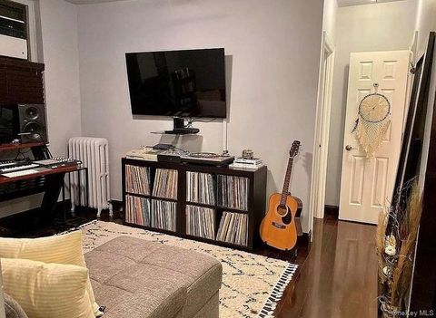 Photo of 21-06 35th Street #1B, Astoria, NY 11105 (MLS # 997893)