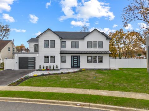 2 Orchid Road Levittown NY 11756