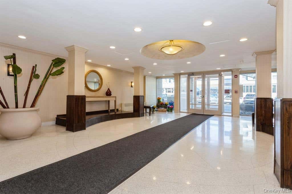 Photo of 410 E Broadway #4T, Long Beach, NY 11561 (MLS # 1026487)