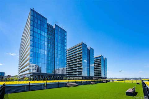 Condo For Sale - 131-05 40 Road #11M<br/> Flushing, NY 11354