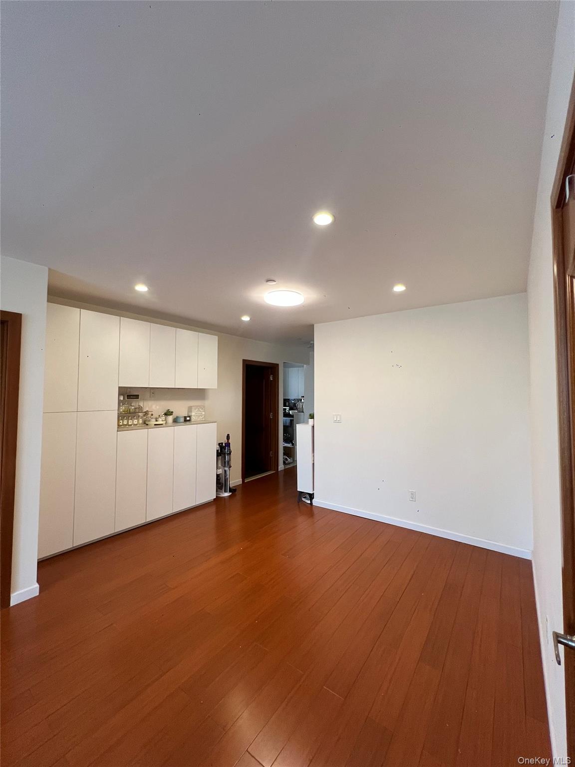 144-69 Barclay Avenue 7C