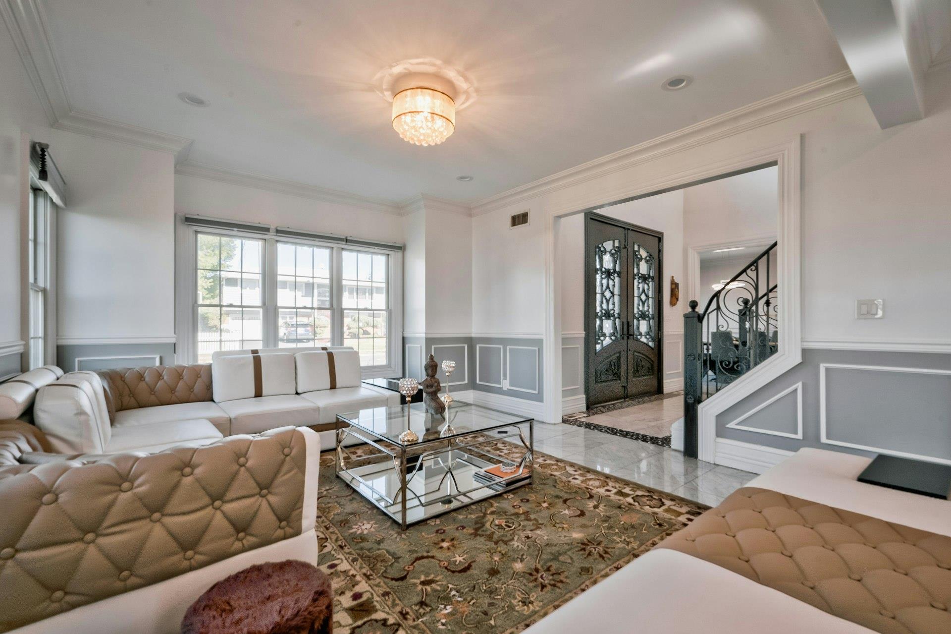 31 Burke Avenue, Jericho, New York image 11