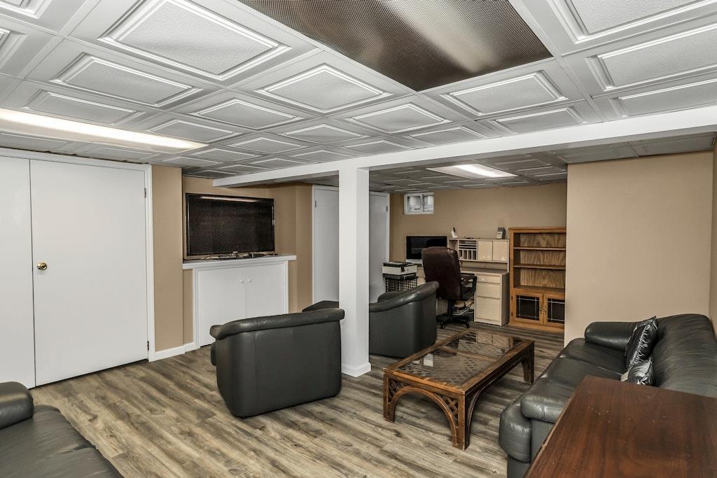20 Doone Drive, Syosset, New York image 23