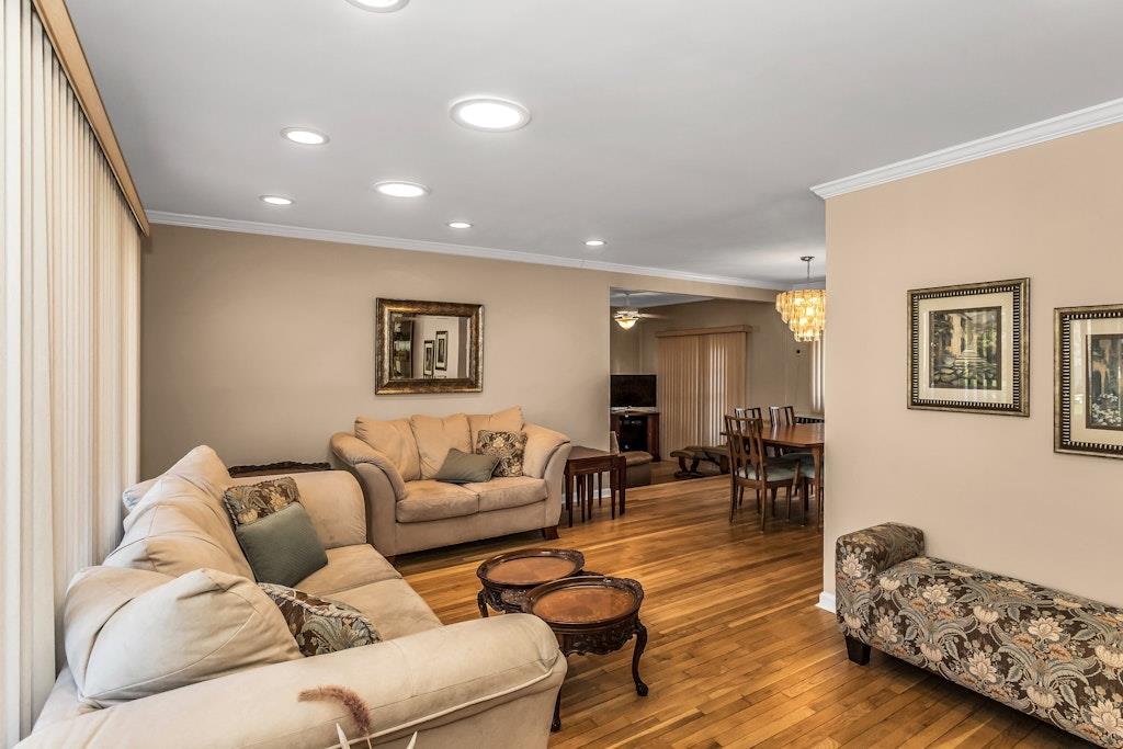 20 Doone Drive, Syosset, New York image 6