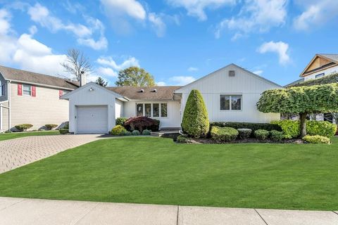 20 Doone Drive Syosset NY 11791