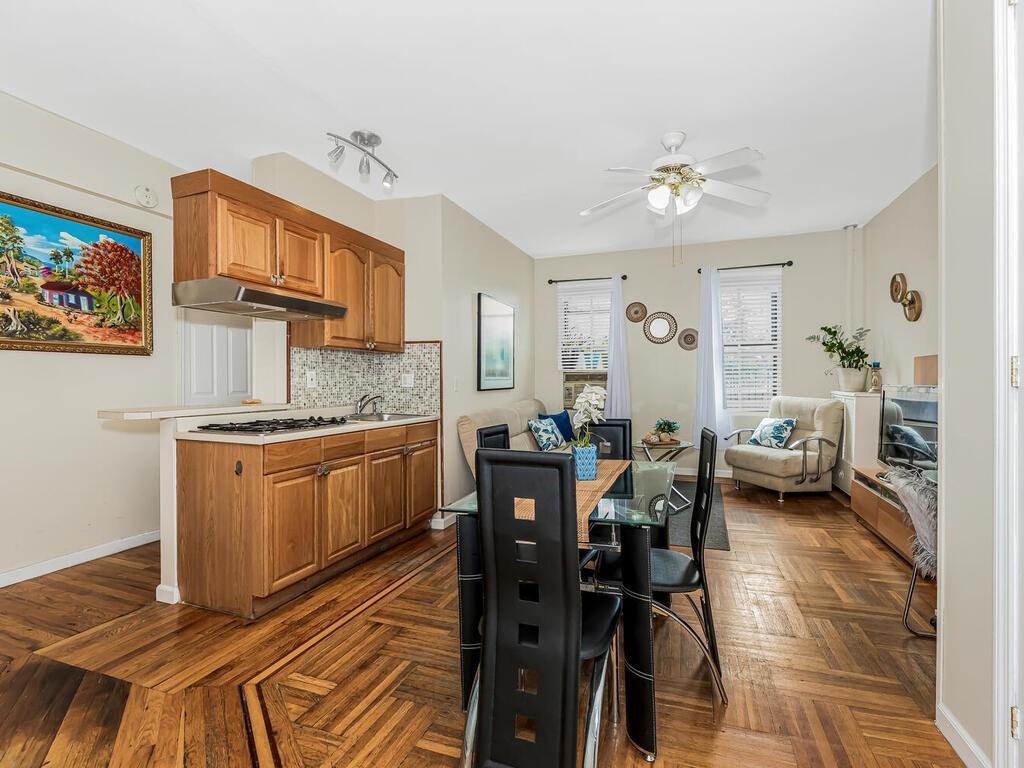 91 E 208th Street #3K, Bronx, New York image 1