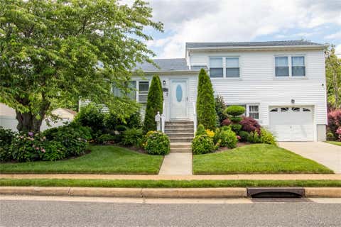 Homes For Sale - 60 Lewis Street<br/> Freeport, NY 11520