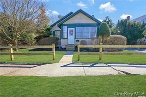 Photo of 35 Washington Avenue, Greenport, NY 11944 (MLS # 931803)