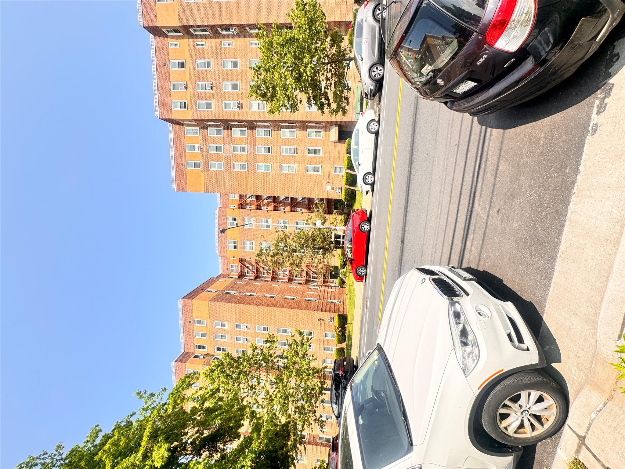 Property for Sale at Parsons Boulevard 3P, Flushing, Queens, NY - Bedrooms: 2 
Bathrooms: 1 
Rooms: 5  - $449,000