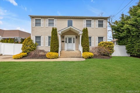 3249 Woodward Avenue Wantagh NY 11793