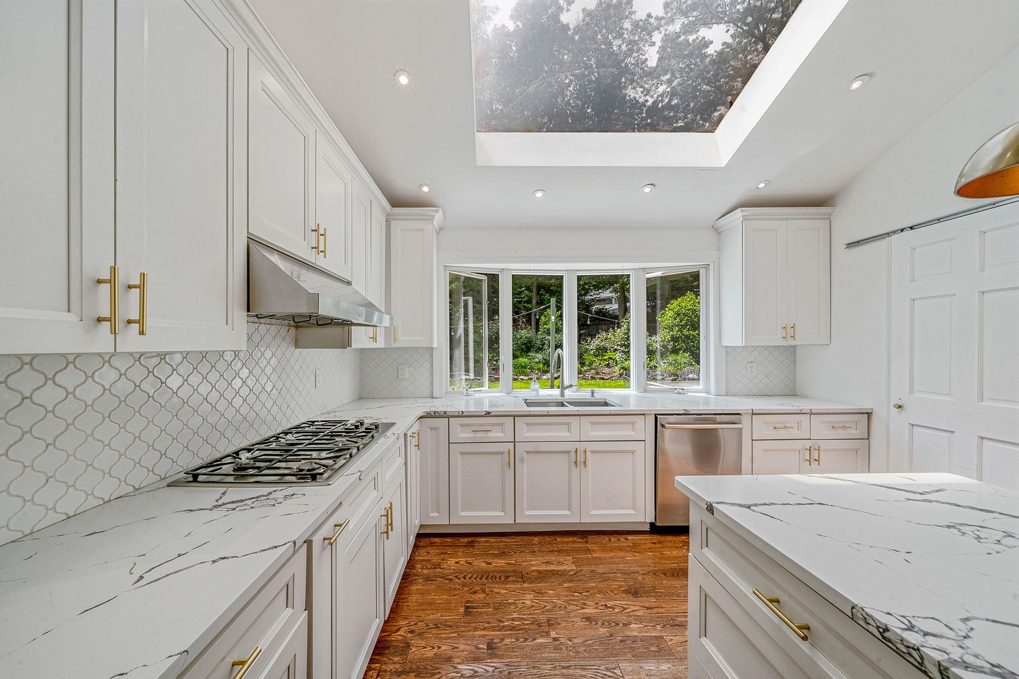 25 Rustic Gate Lane, Dix Hills, New York image 17