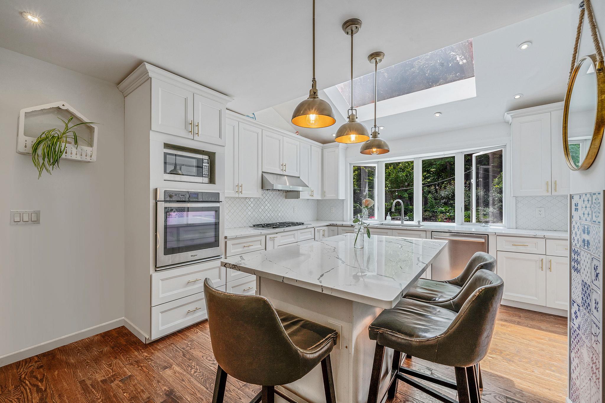 25 Rustic Gate Lane, Dix Hills, New York image 16