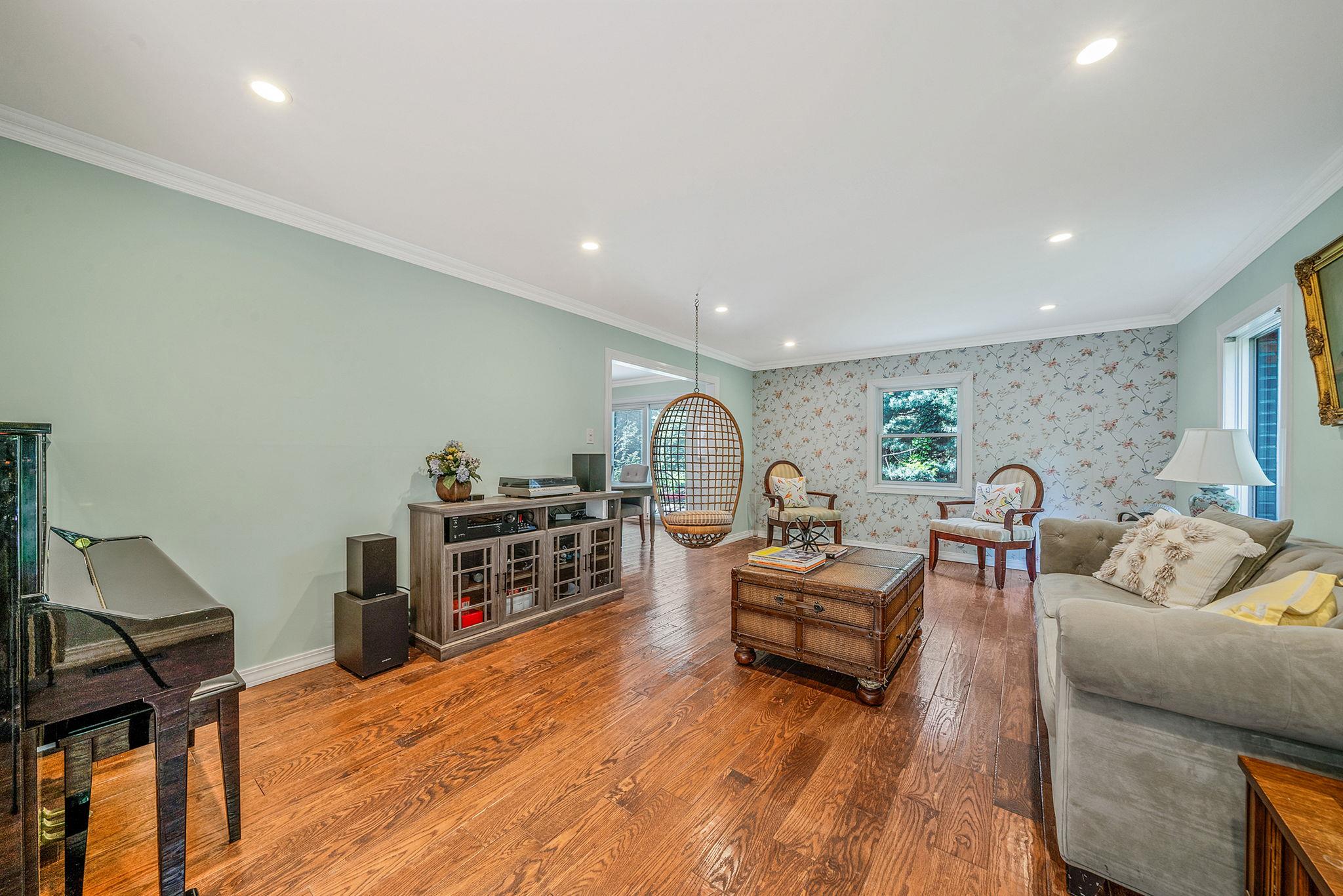 25 Rustic Gate Lane, Dix Hills, New York image 7