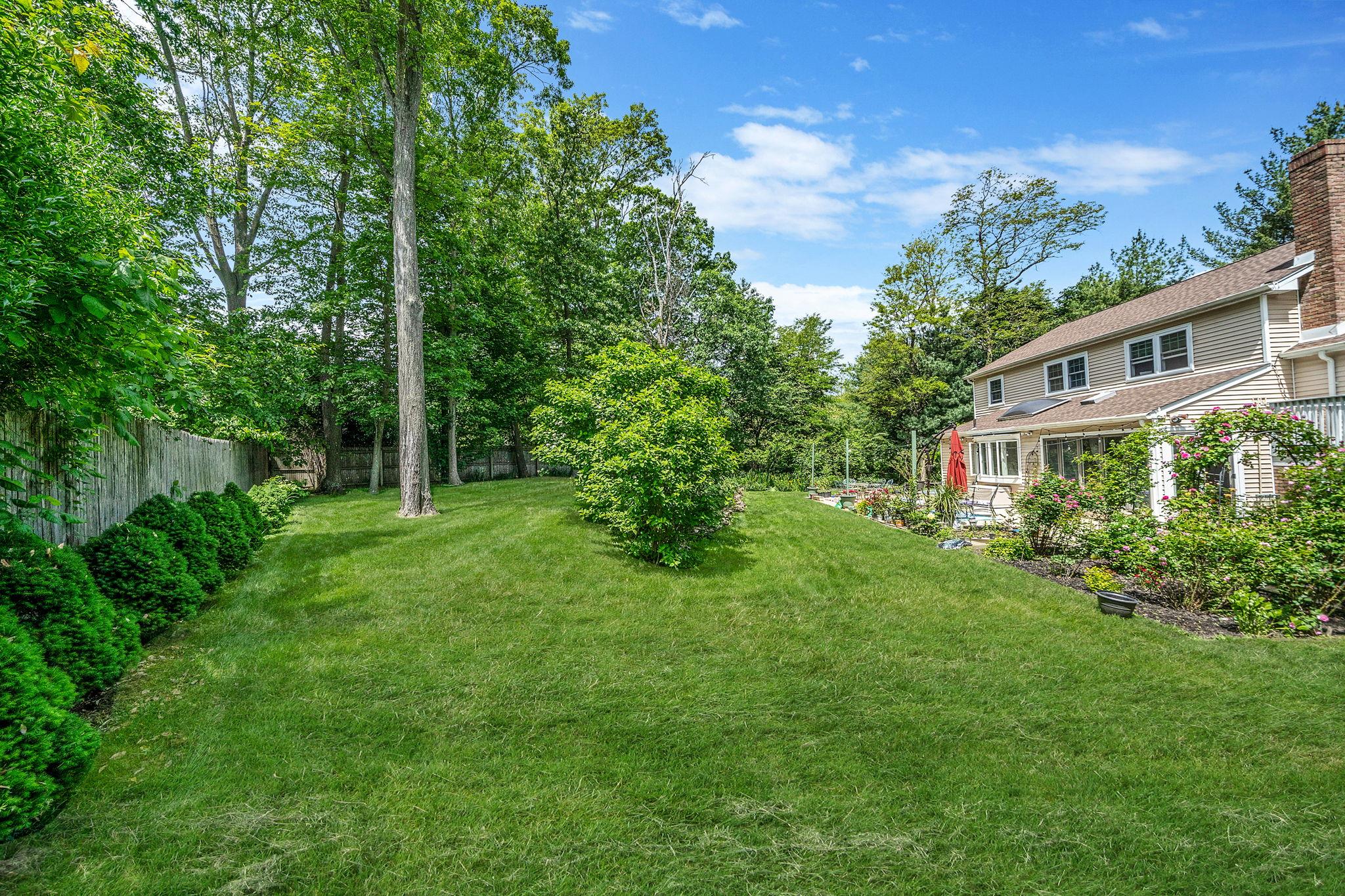 25 Rustic Gate Lane, Dix Hills, New York image 40