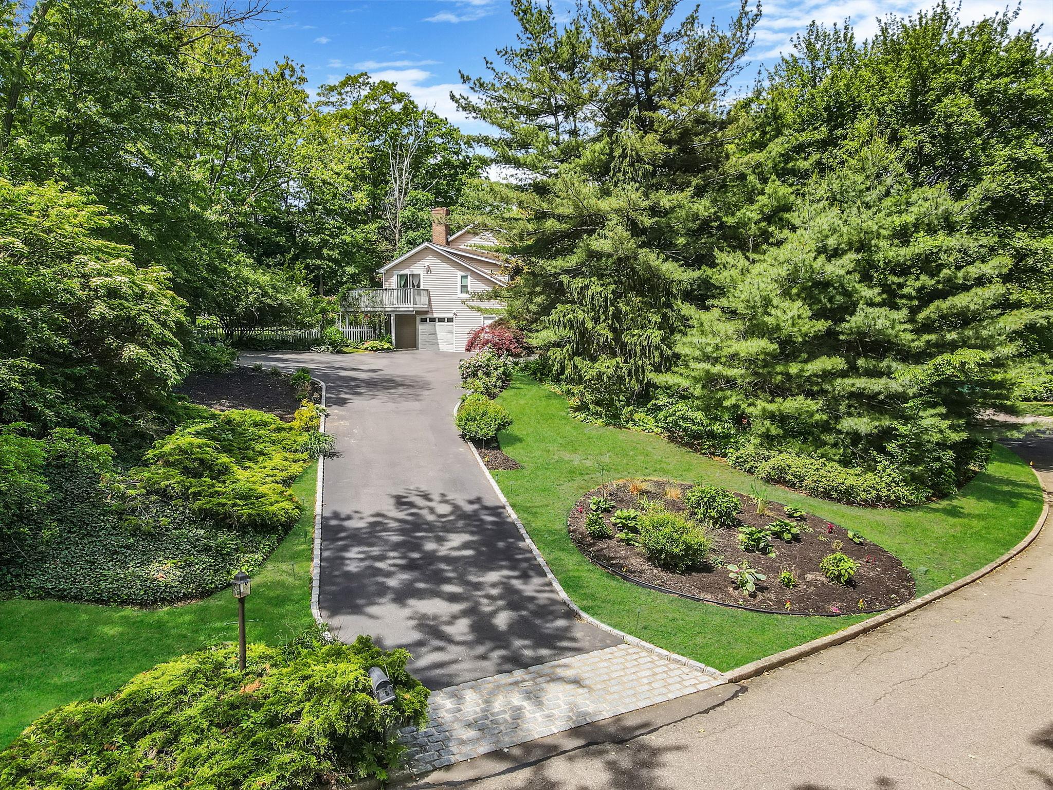 25 Rustic Gate Lane, Dix Hills, New York image 6