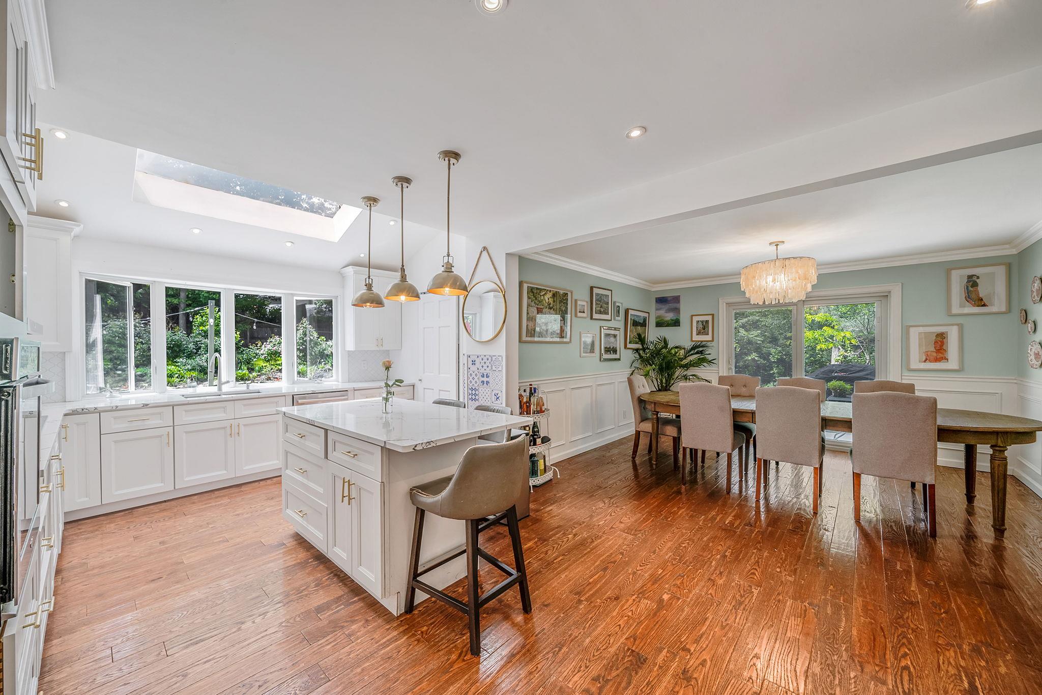 25 Rustic Gate Lane, Dix Hills, New York image 12