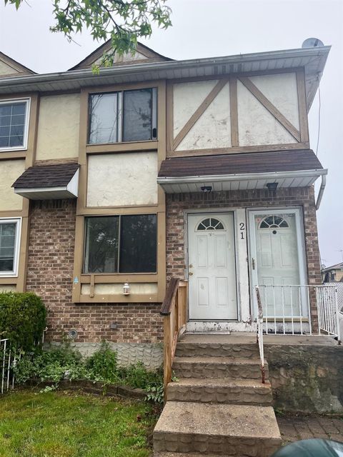 21 Luke Court Staten Island NY 10306