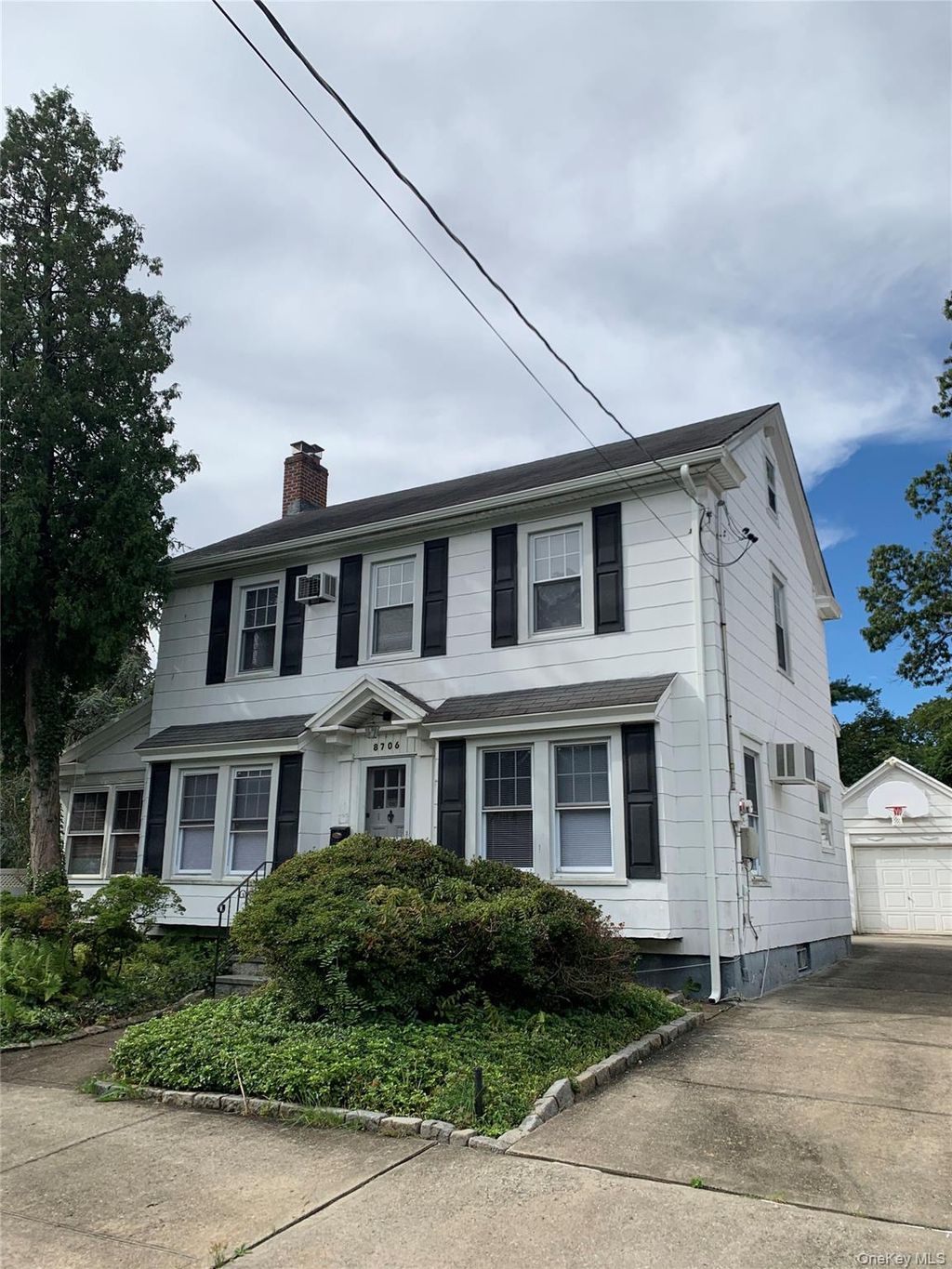 Photo of 8706 Palo Alto Street, Holliswood, NY 11423 (MLS # 984012)