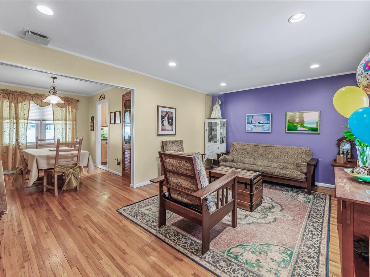 1019 Olympia Road, North Bellmore, New York image 3