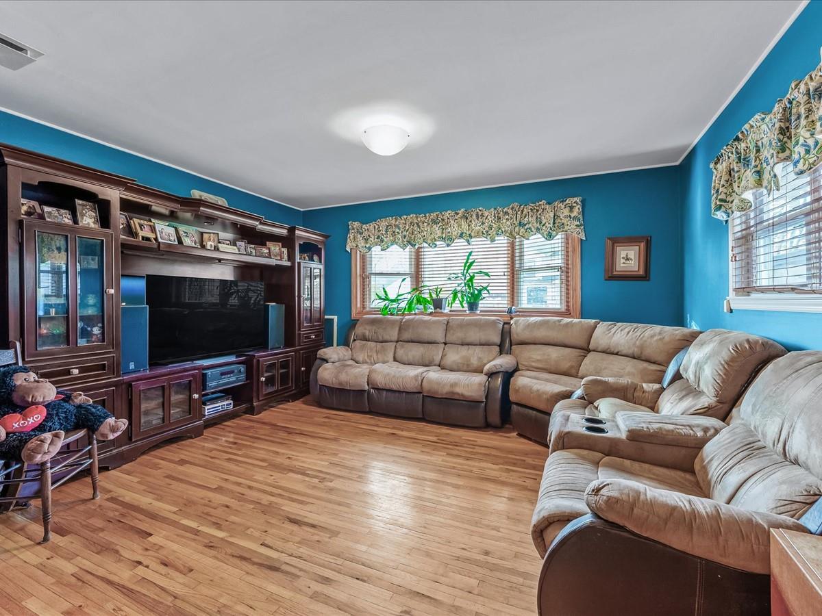 1019 Olympia Road, North Bellmore, New York image 10