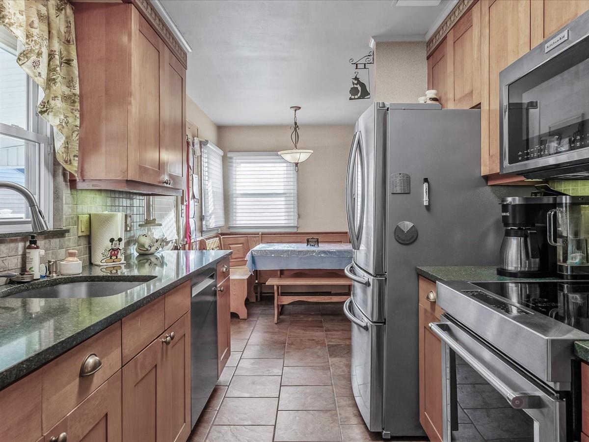 1019 Olympia Road, North Bellmore, New York image 6