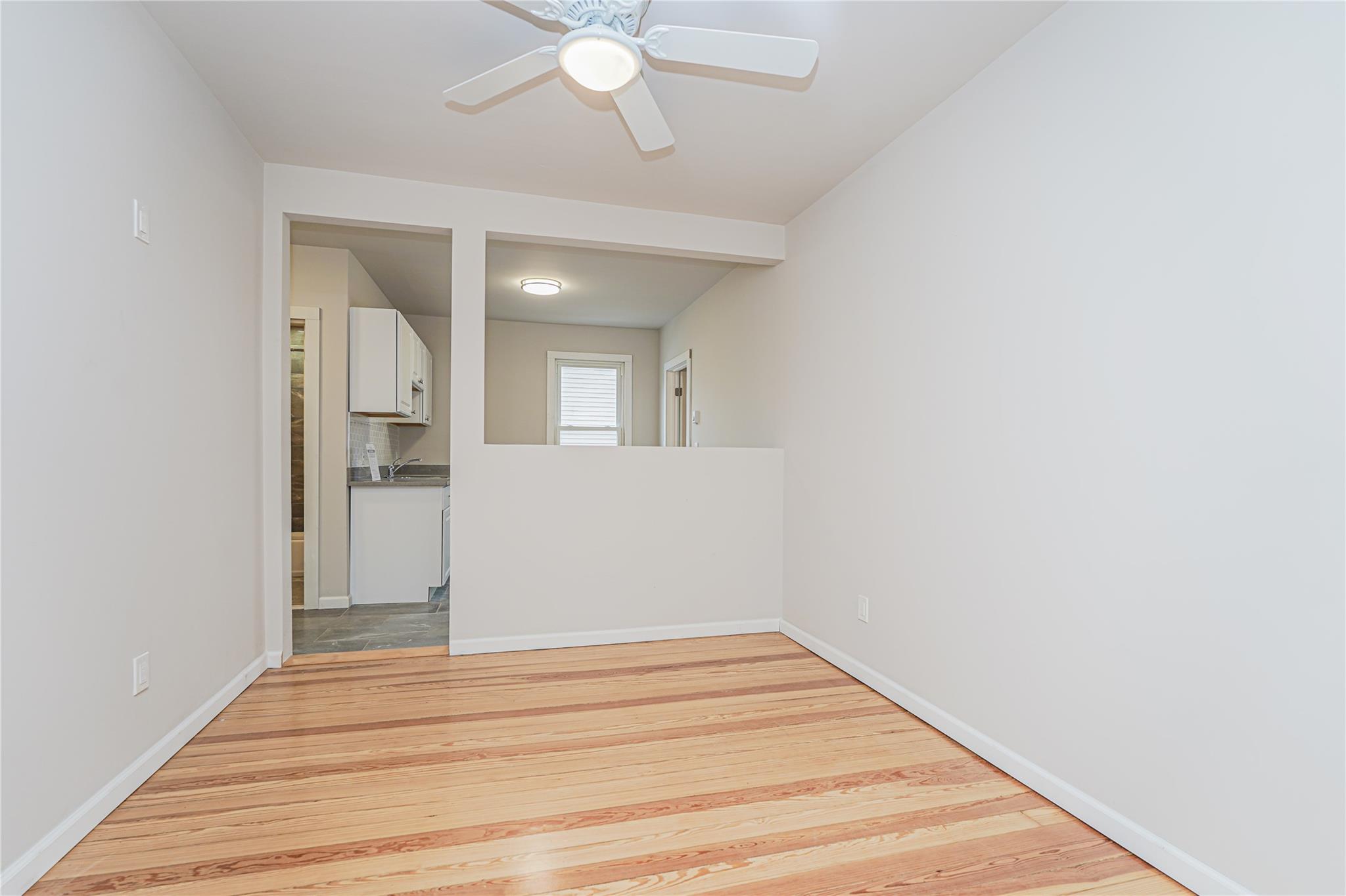 Staten Island, New York 10305, United States, 2 Bedrooms Bedrooms, ,1 BathroomBathrooms,Residential,Active,105729