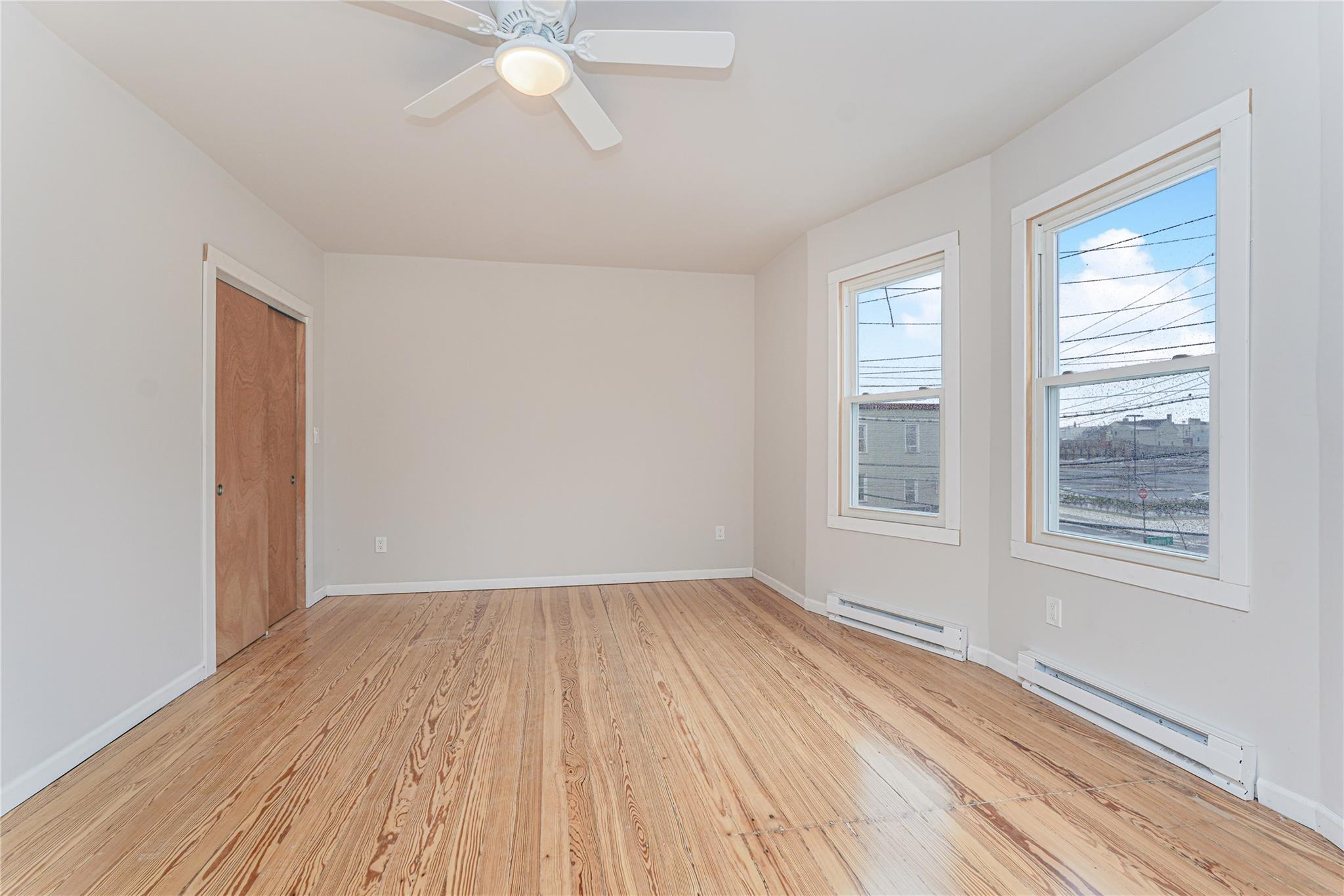 Staten Island, New York 10305, United States, 2 Bedrooms Bedrooms, ,1 BathroomBathrooms,Residential,Active,105729