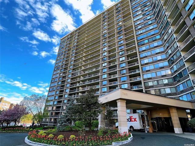 Property for Sale at Bay Club Drive 19F, Bayside, Queens, NY - Bedrooms: 1 
Bathrooms: 1 
Rooms: 4  - $553,000