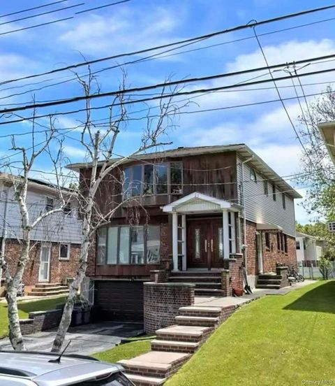 Multifamily For Sale - 243-60 72nd Avenue<br/> Little Neck, NY 11362