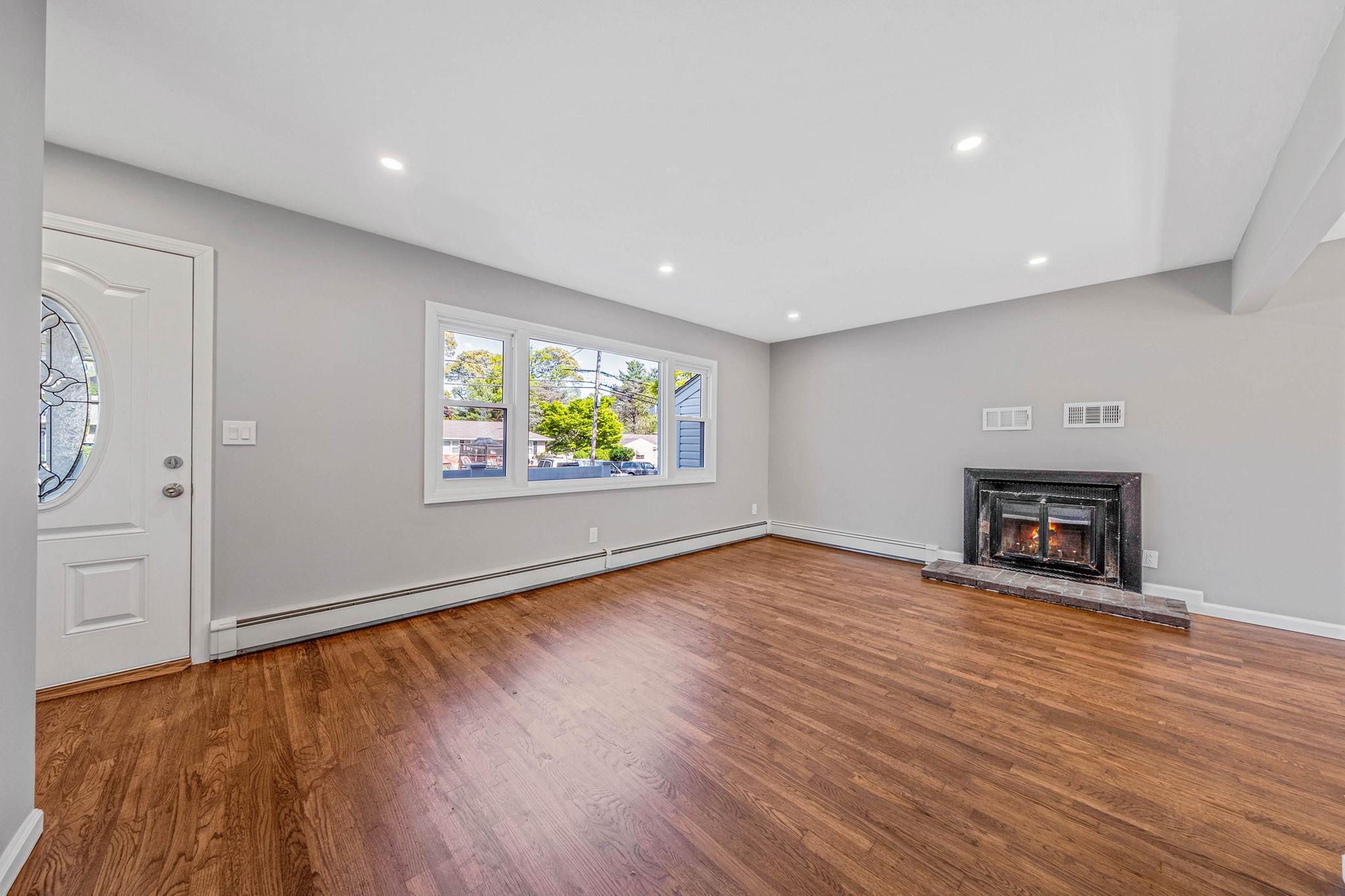 14 Center Street, Ronkonkoma, New York image 8