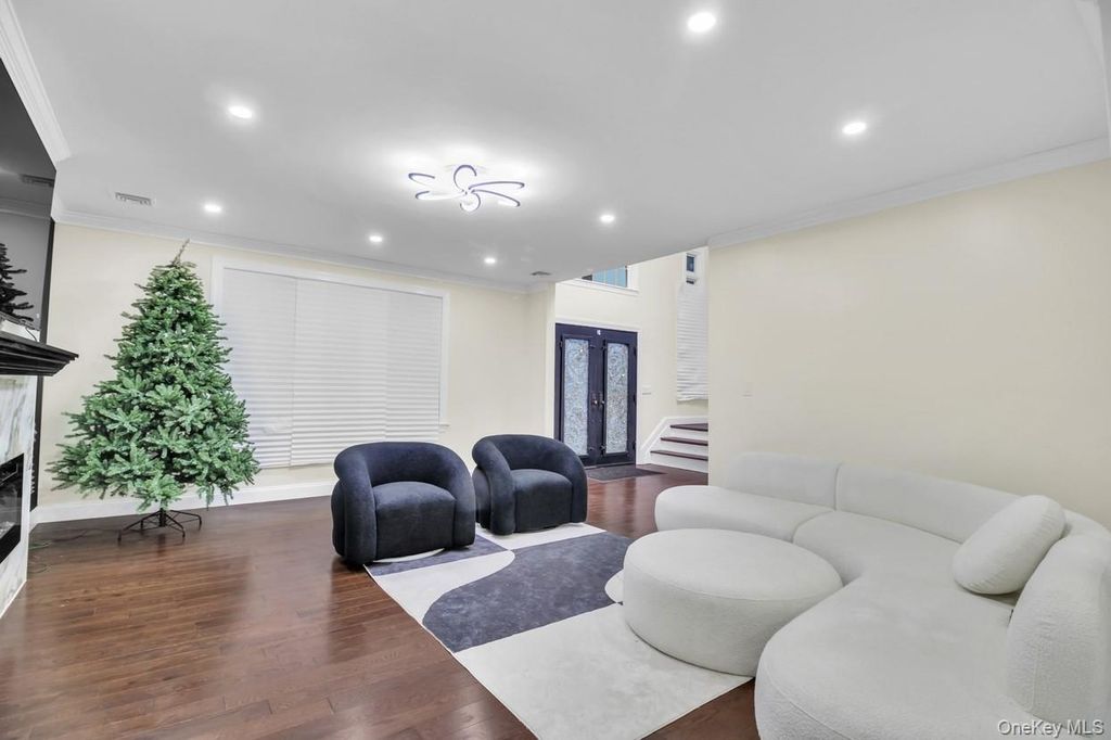 Photo of 858 Prescott Street St, Valley Stream, NY 11580 (MLS # 959625)