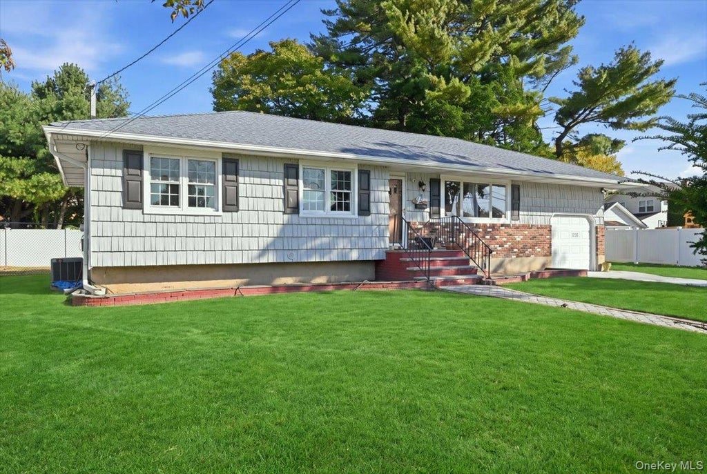 Photo of 2 Troscher Lane, Bethpage, NY 11714 (MLS # 1068812)