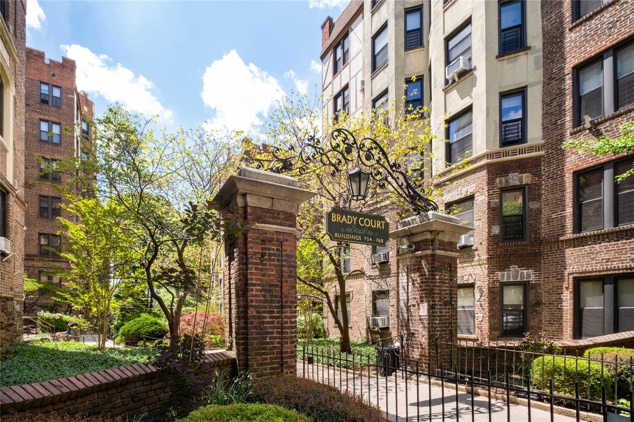 760 Brady Avenue Avenue 417