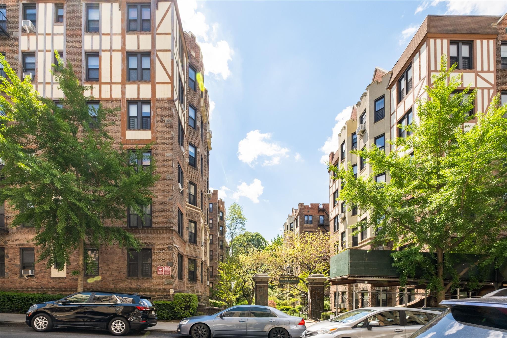 760 Brady Avenue Avenue 417