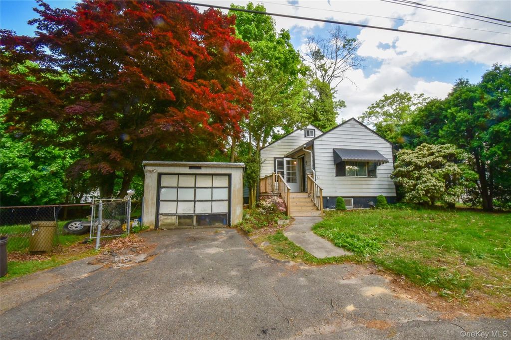 Photo of 82 Cherry Road, Rocky Point, NY 11778 (MLS # 1002101)