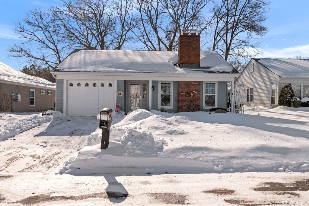 Photo of 475 Stratford Lane, Ridge, NY 11961 (MLS # 953068)