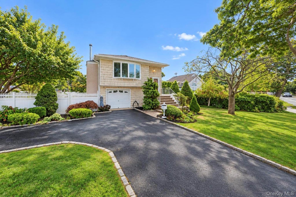 Photo of 355 W Islip Boulevard, West Islip, NY 11795 (MLS # 1053401)