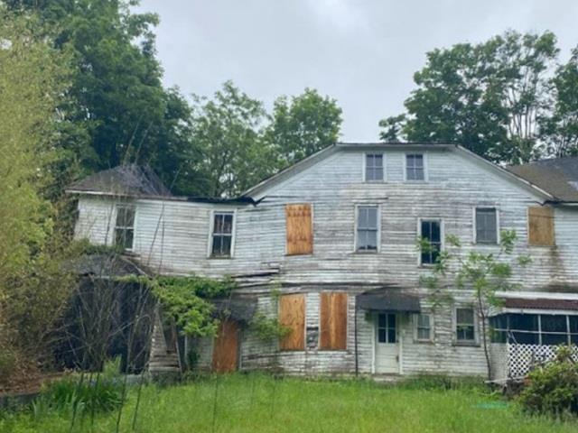 Samsonville Road, Kerhonkson, New York - 3 Bedrooms  
3 Bathrooms  
9 Rooms - 