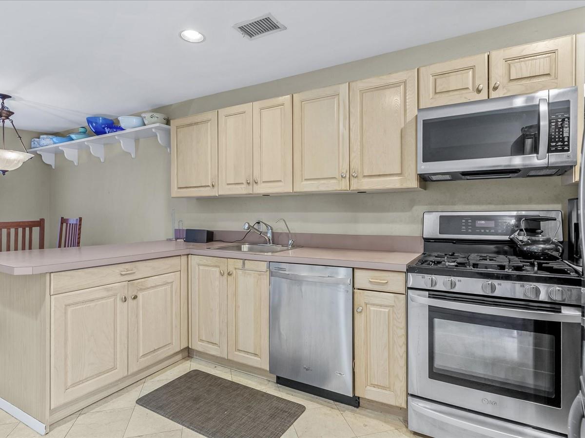 3 Lakebridge Drive, Kings Park, New York image 8